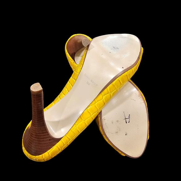Nine West Liatriso Peep Toe 4" Heel 8M Yellow Snake Print - Picture 2 of 8